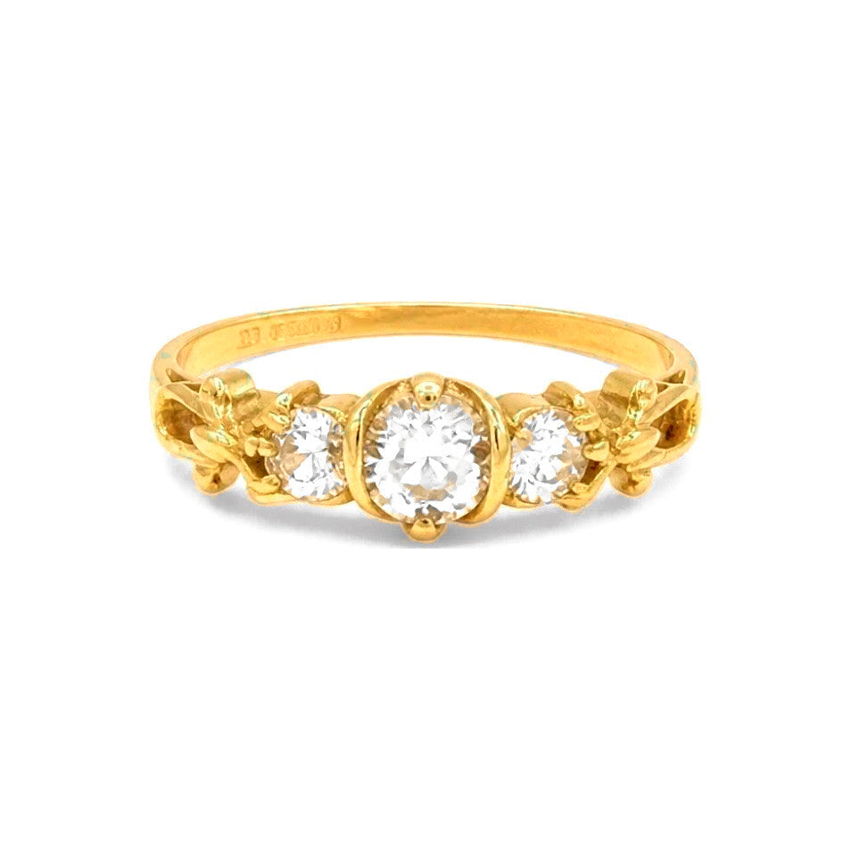 Anillo de Dama Oro 14k Tres Circonias con Detalles Florales