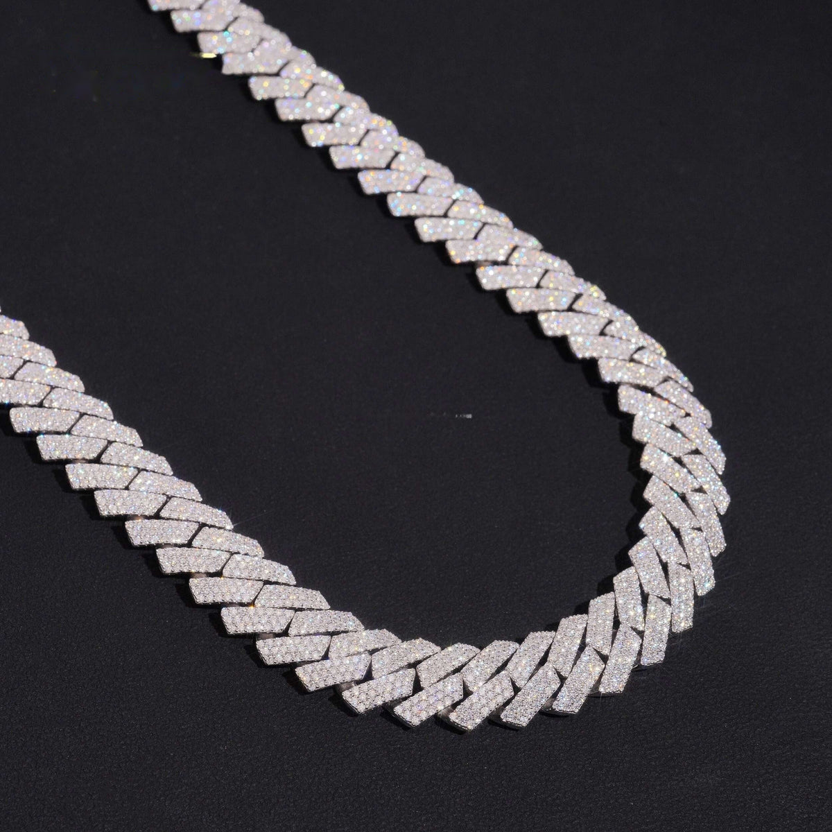 15MM Cadena Cubana Triple Fila Moissanite Zinc