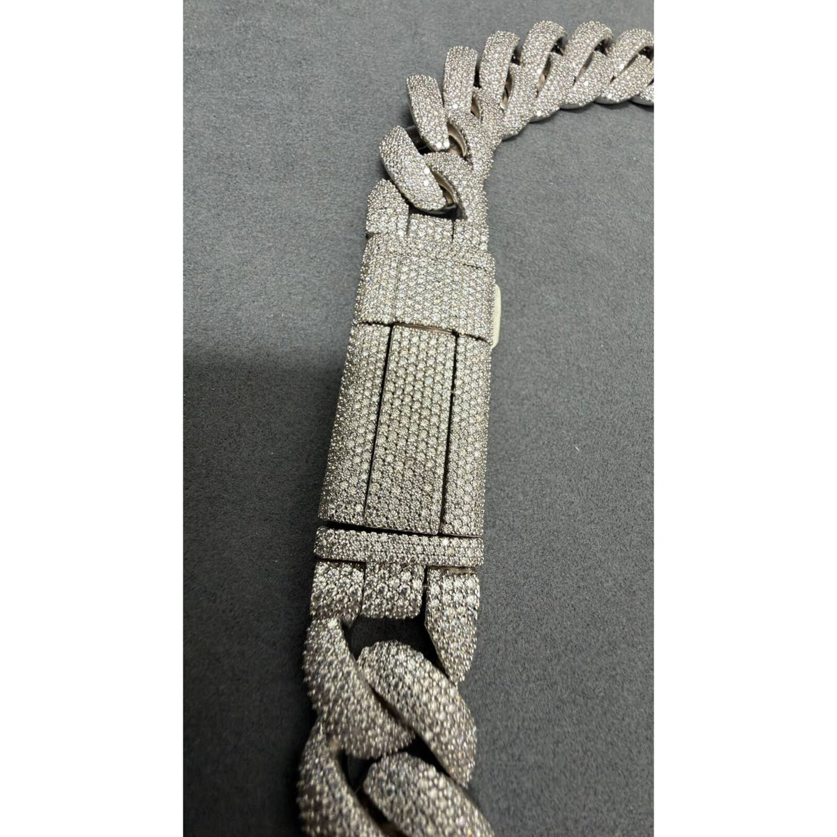 20MM Cadena Cubana Pavé Moissanite Zinc
