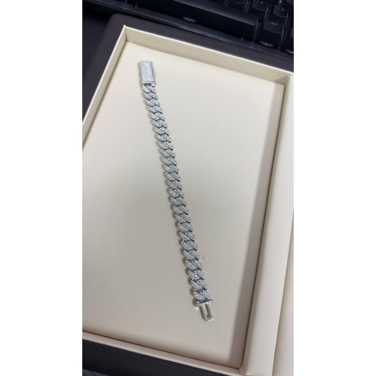 Manilla Cubana Pavé Moissanite Zinc