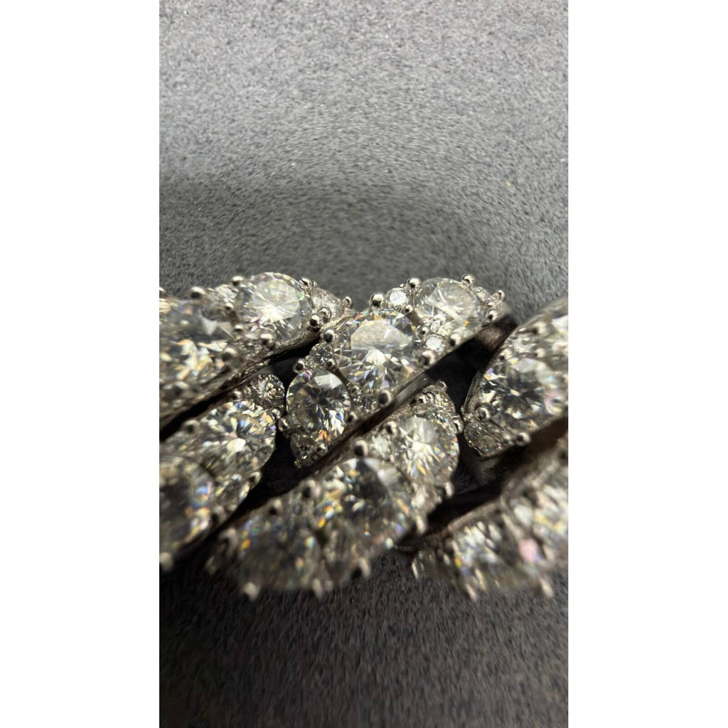 16MM Manilla Cubana Pavé Moissanite Latón