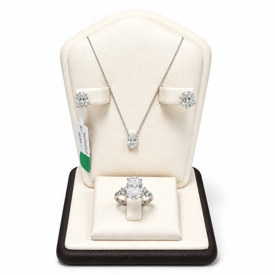 Set Oro Blanco 14k Solitario Ovalado con Diamantes de Laboratorio