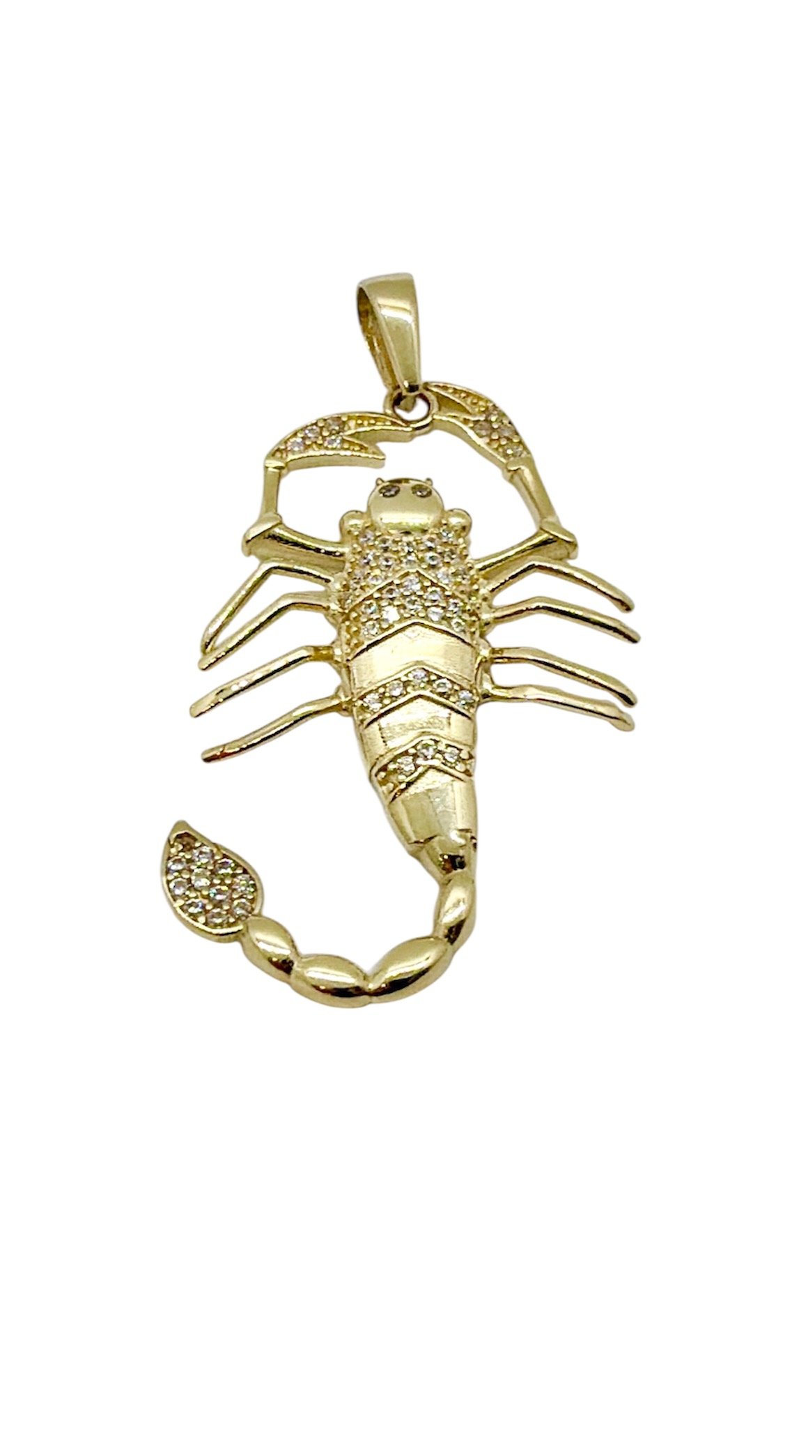 Dije de alacrán 10k